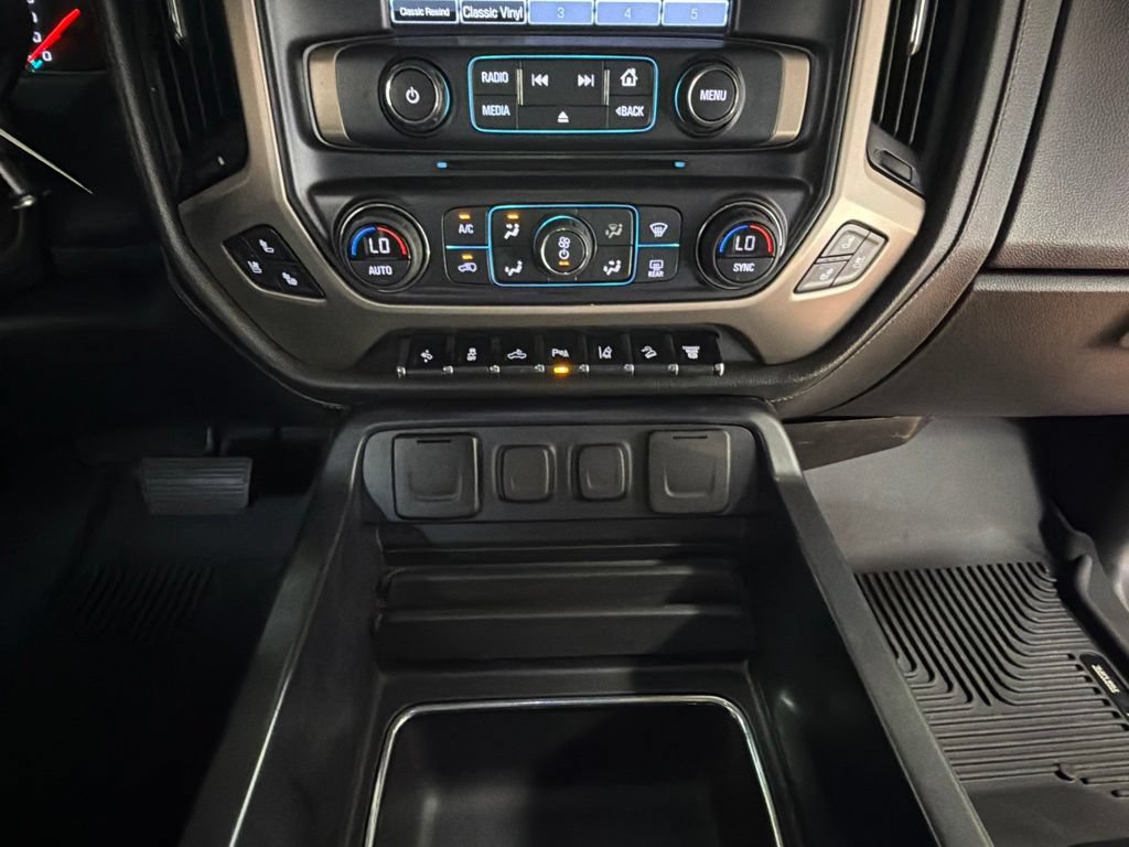 Used 2018 GMC Sierra 2500 Denali w/ Duramax Plus Package AWD/4WD image 19