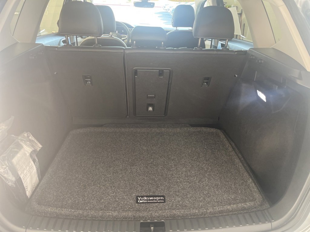 Certified 2025 Volkswagen Taos SE image 34