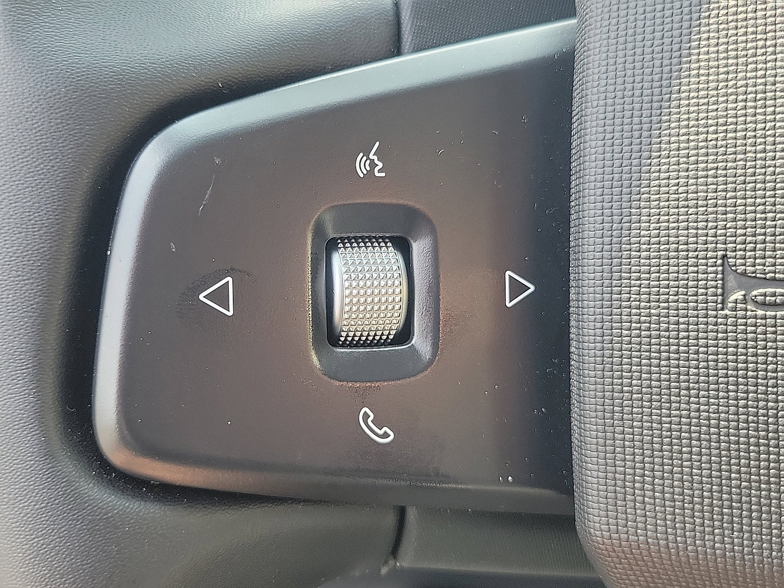 Used 2023 Fisker Ocean Extreme image 22