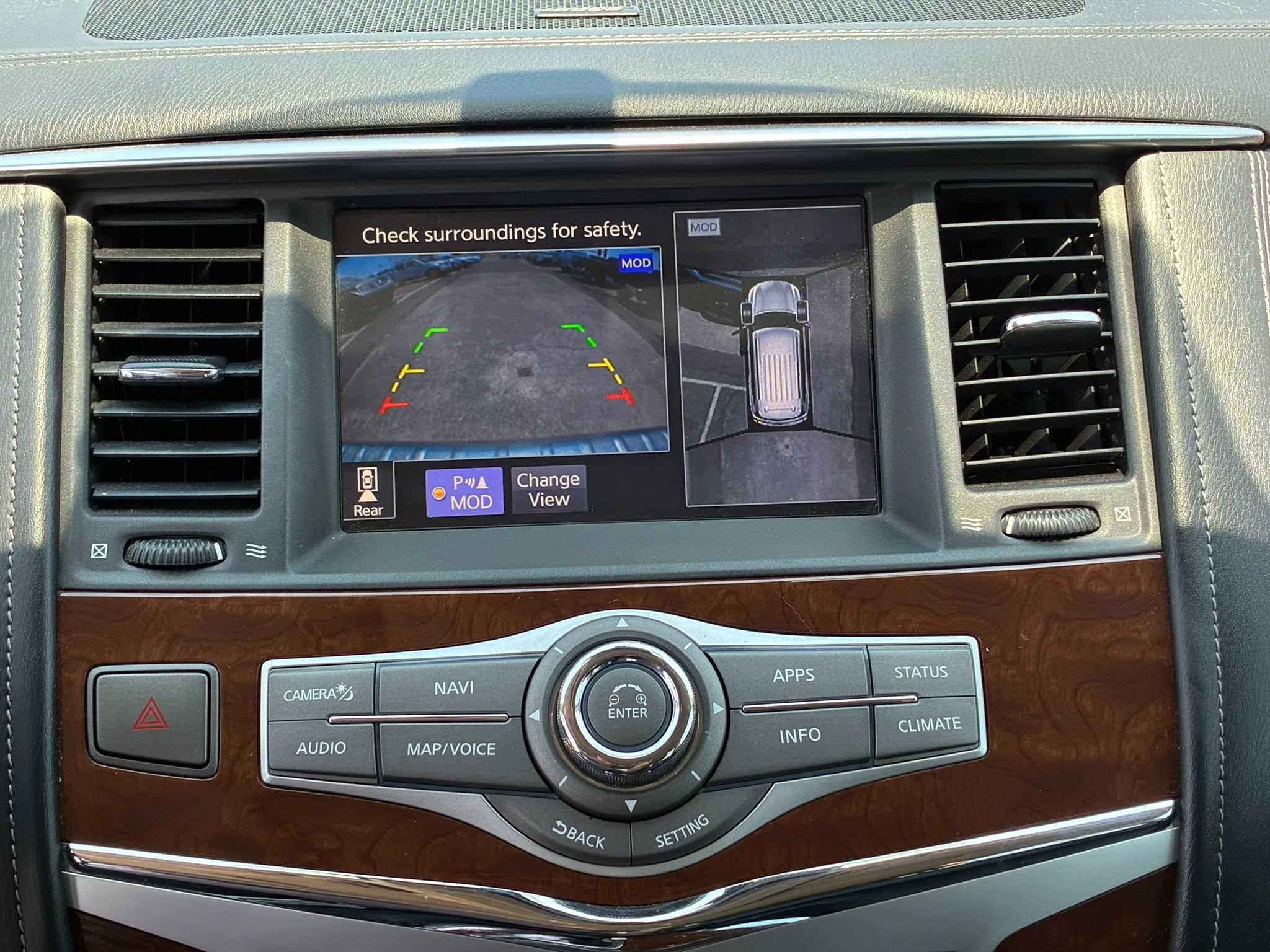 Used 2019 INFINITI QX80 Luxe w/ All-Season Package AWD/4WD image 17