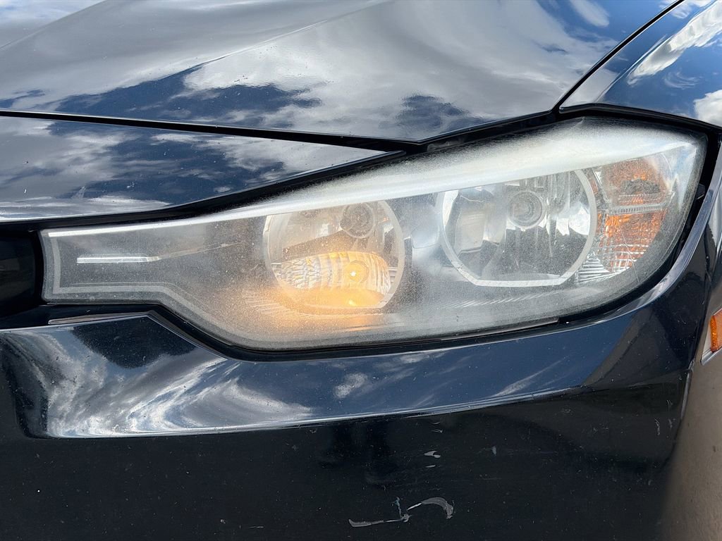 Used 2014 BMW 320i xDrive Sedan image 10