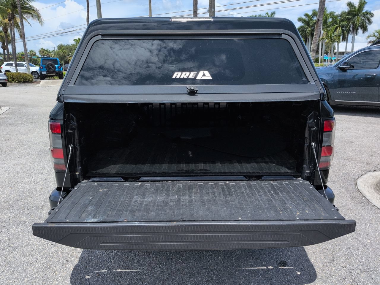 Used 2023 Nissan Frontier S w/ Technology Package RWD image 13