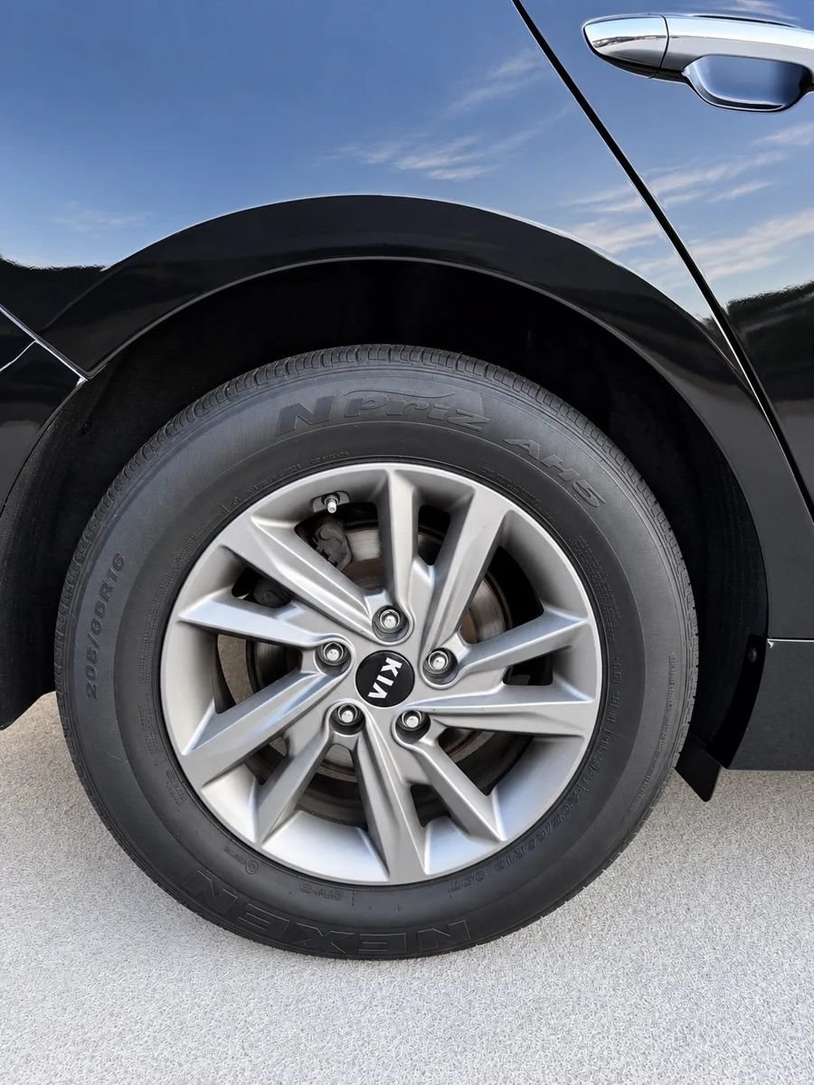 Used 2020 Kia Optima LX FWD image 19