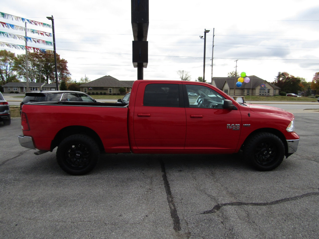 Used 2019 RAM 1500 Classic SLT image 8