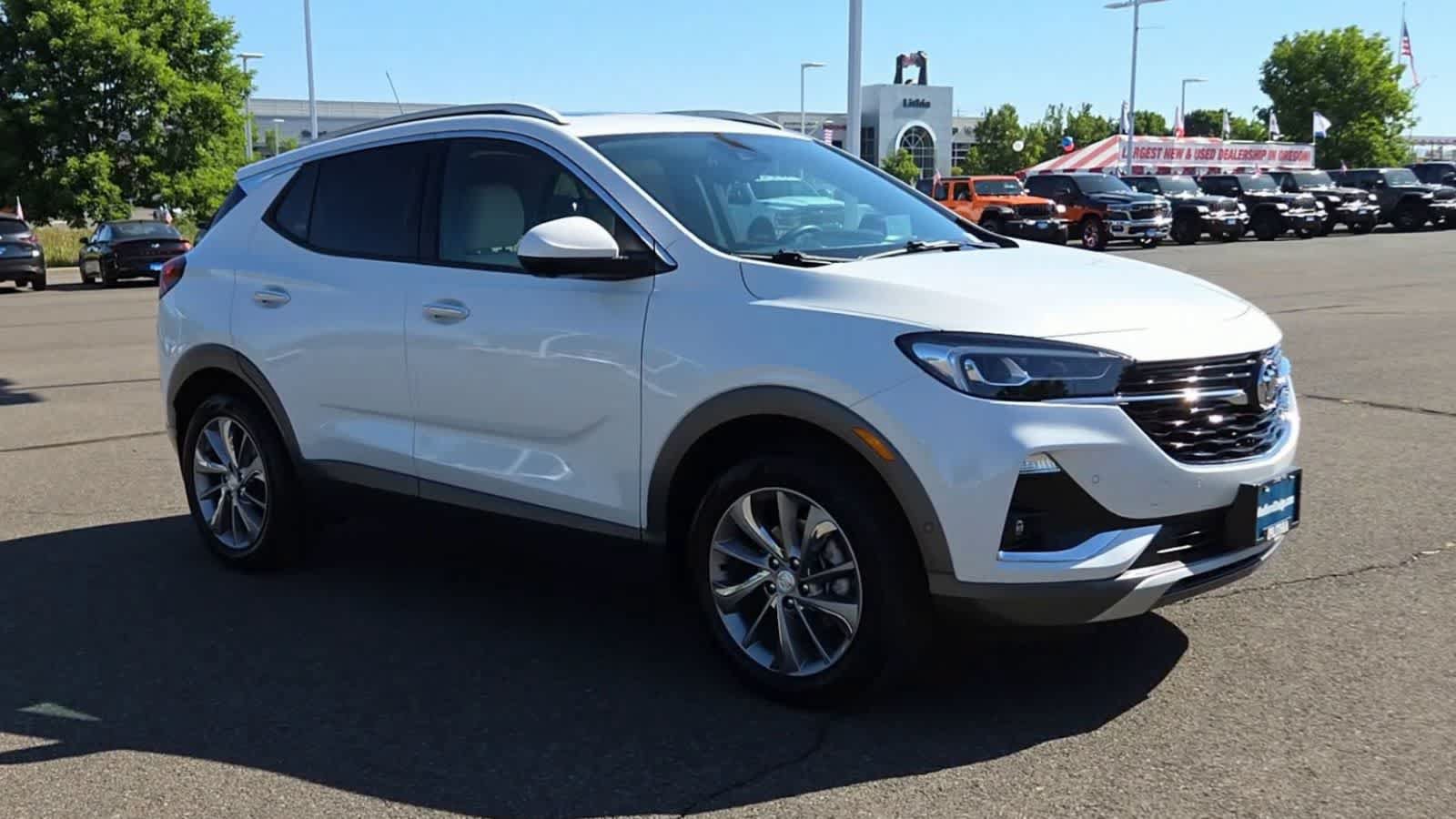 Used 2021 Buick Encore GX Essence w/ Advanced Technology Package AWD/4WD image 2