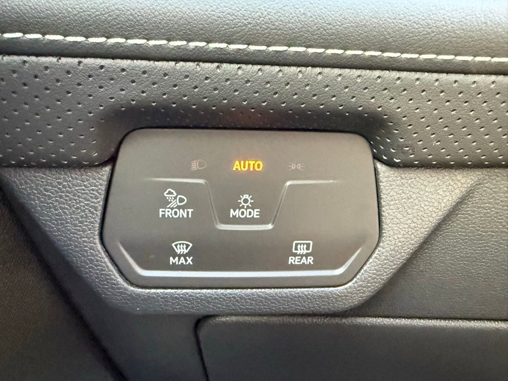 Certified 2025 Volkswagen Atlas SEL image 22