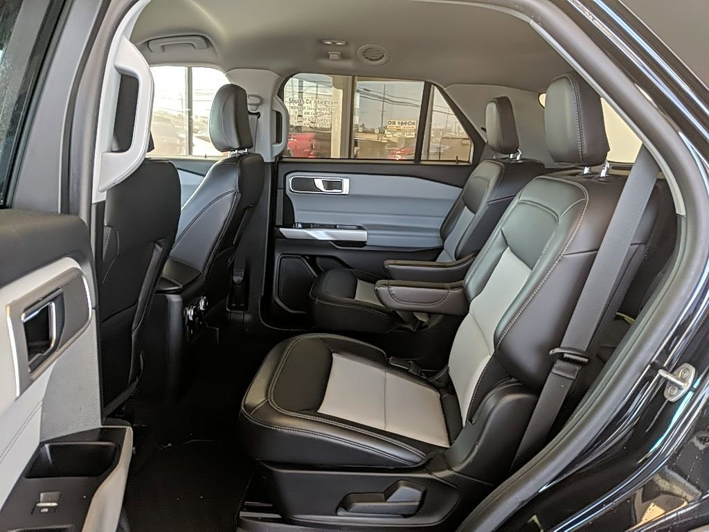 Used 2024 Ford Explorer XLT w/ Equipment Group 202A image 14