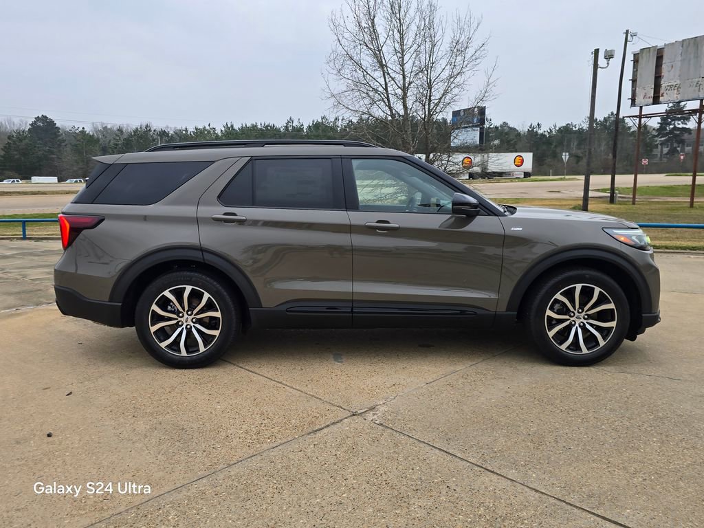 New 2026 Ford Explorer ST-Line image 6