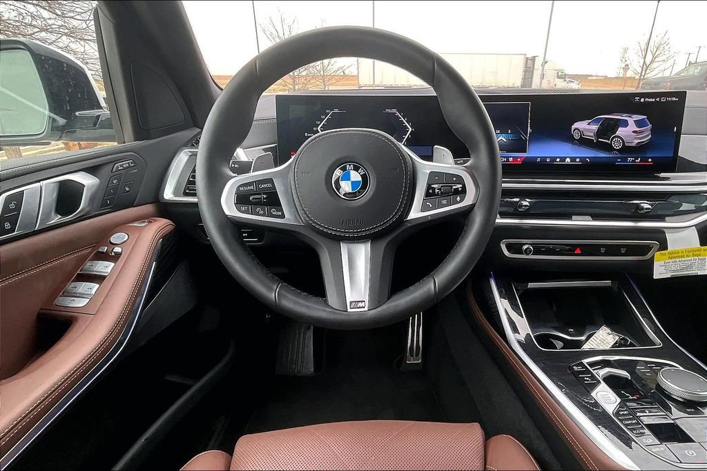 Used 2025 BMW X7 xDrive40i w/ M Sport Package image 7