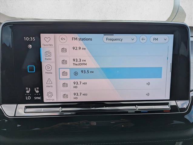 New 2026 Volkswagen Atlas Cross Sport SE FWD image 17
