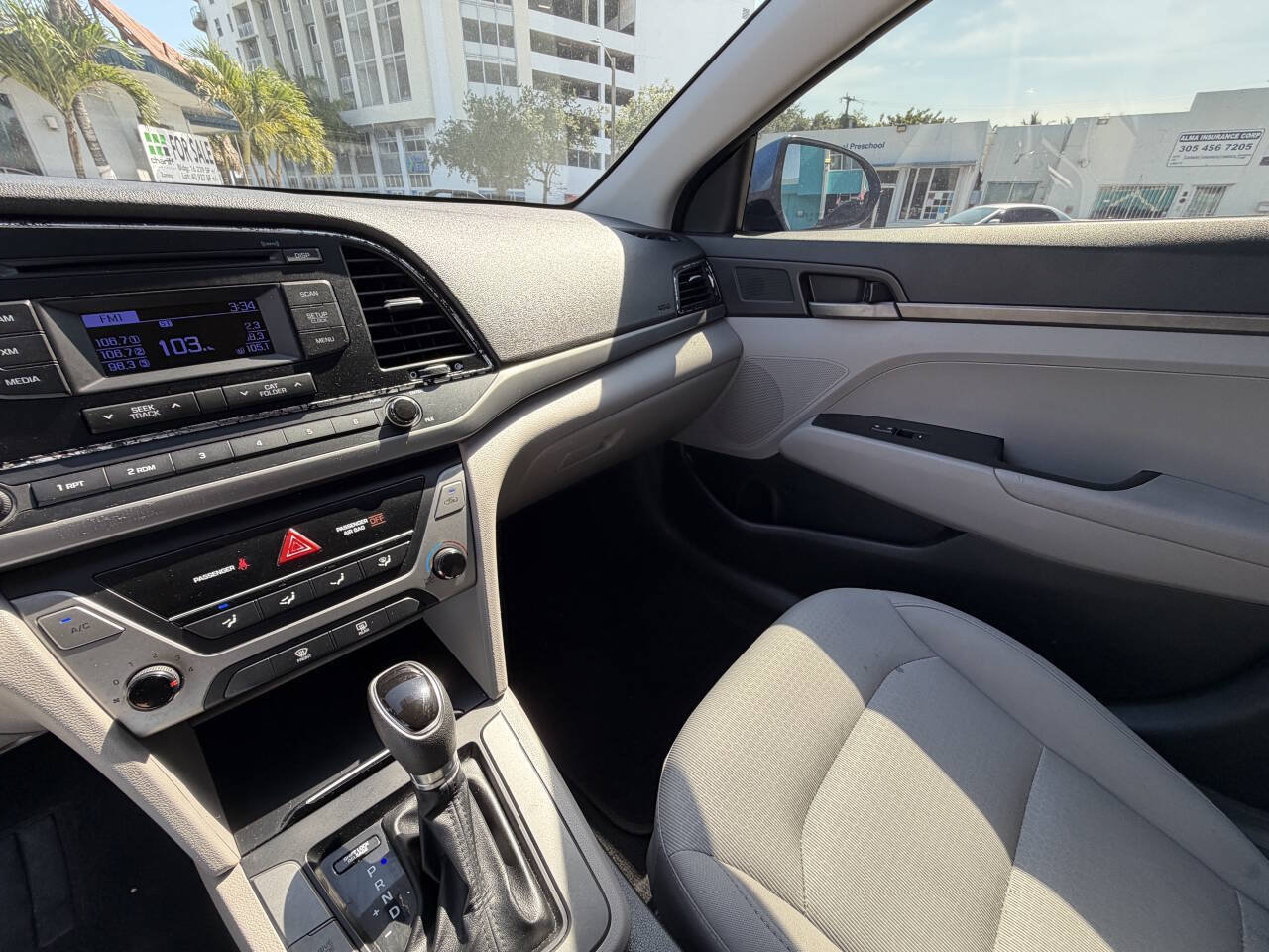 Used 2017 Hyundai Elantra SE FWD image 9