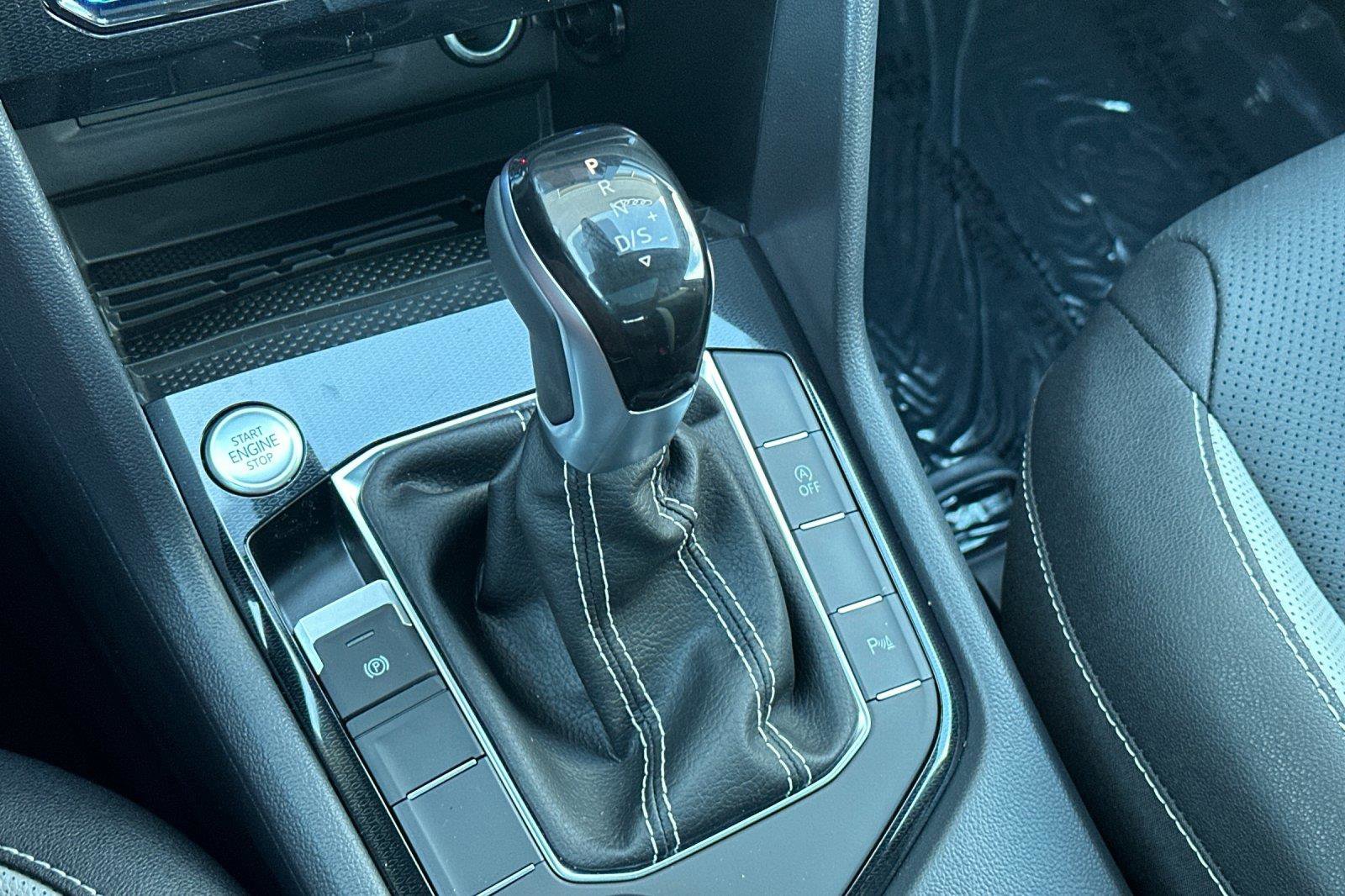 New 2026 Volkswagen Taos SEL image 21