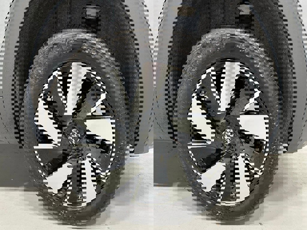 Used 2025 Volkswagen Atlas Cross Sport SE image 67