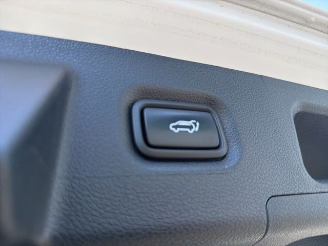 Used 2023 Hyundai Santa Fe Limited w/ Cargo Package AWD/4WD image 17