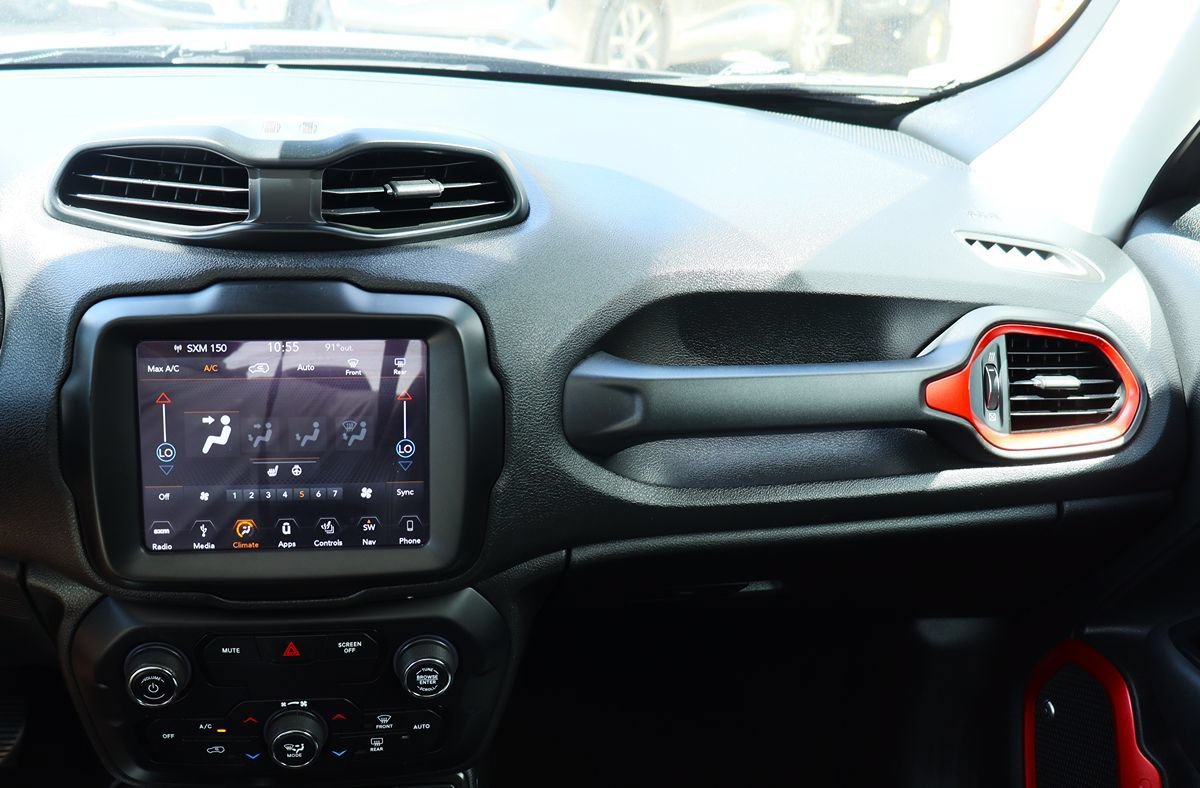 Used 2019 Jeep Renegade Trailhawk AWD/4WD image 44
