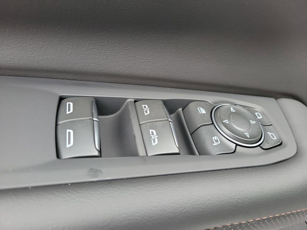 Used 2025 Chevrolet Suburban High Country AWD/4WD image 24