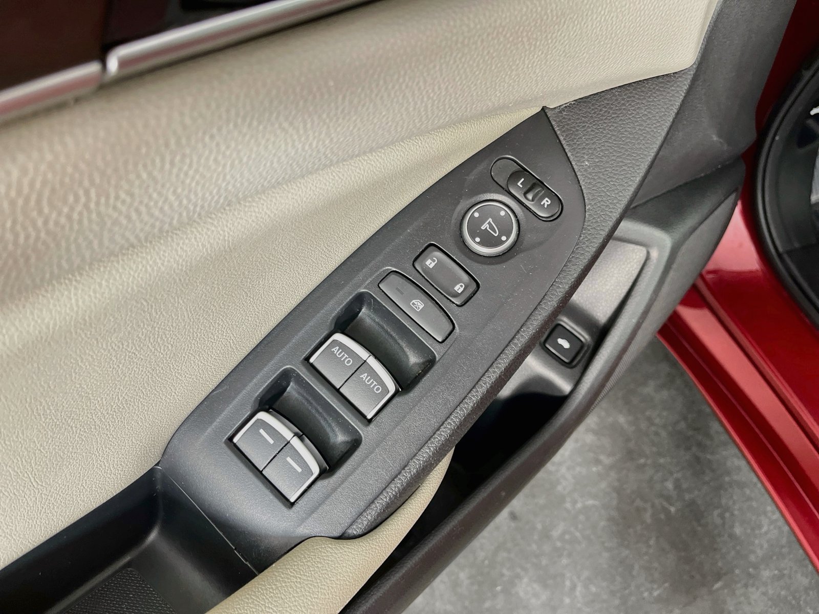 Used 2019 Honda Accord LX image 25