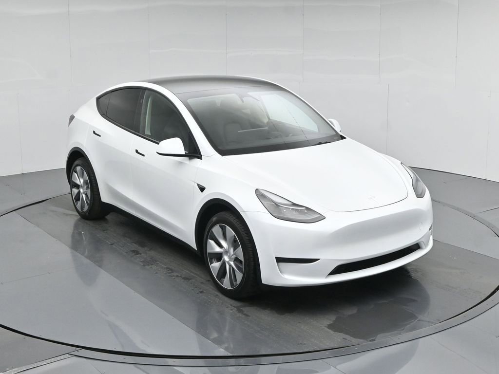 Used 2024 Tesla Model Y Long Range image 35