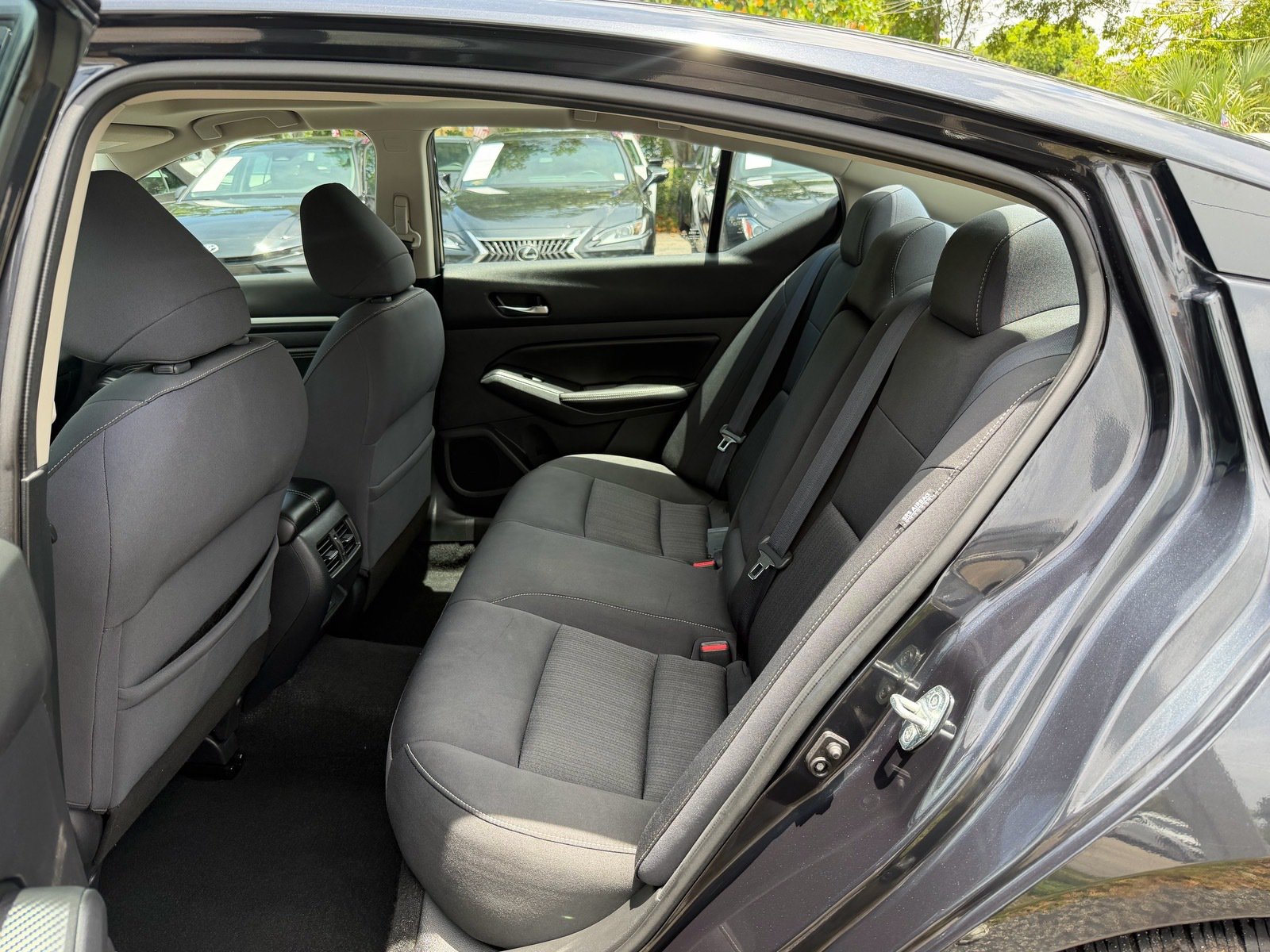 Used 2019 Nissan Altima 2.5 SV FWD image 12