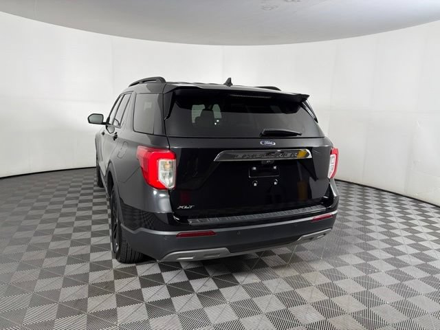 Used 2024 Ford Explorer XLT w/ Equipment Group 202A RWD image 17