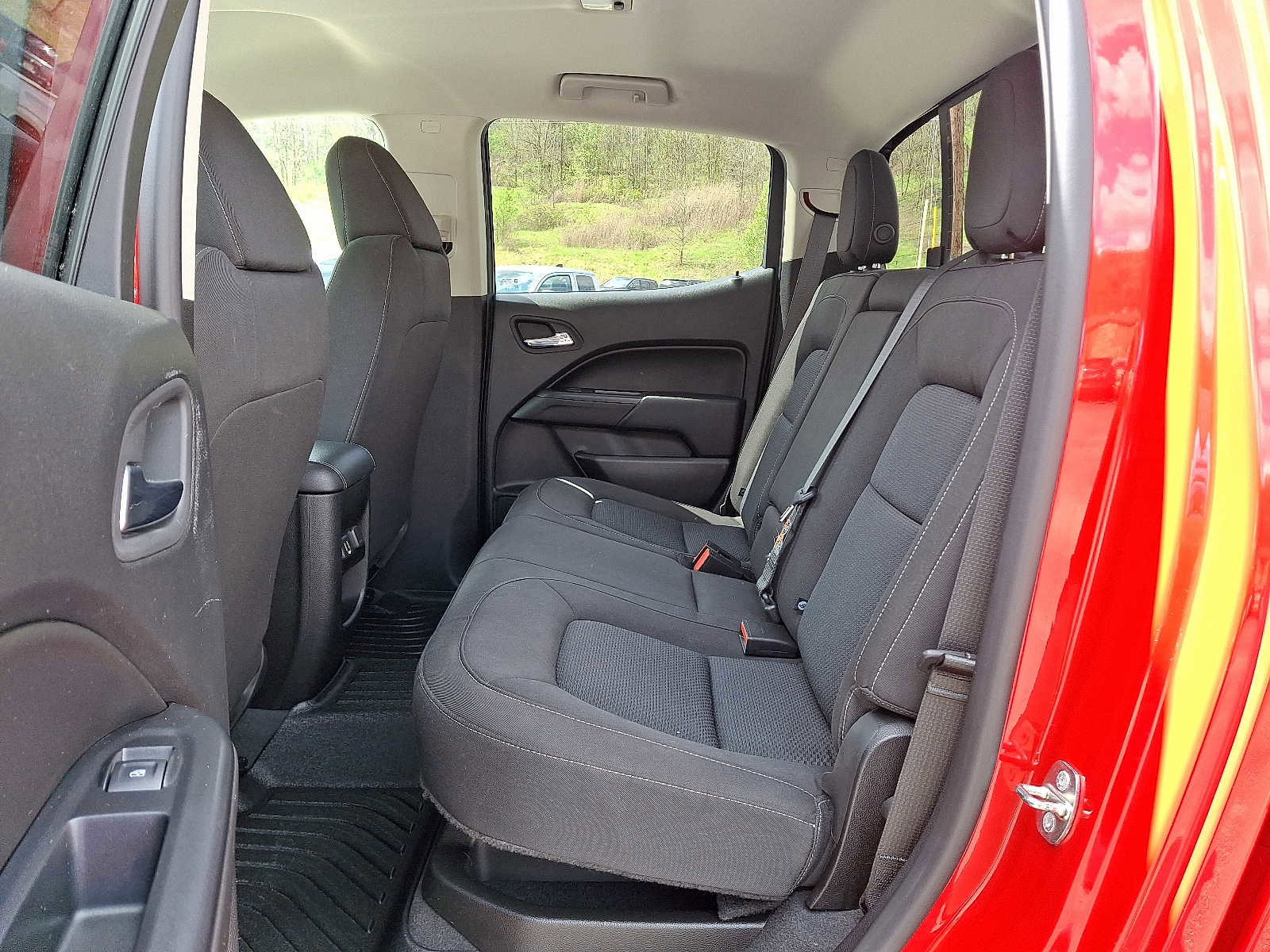 Used 2019 Chevrolet Colorado LT w/ Colorado RST Special Edition image 10