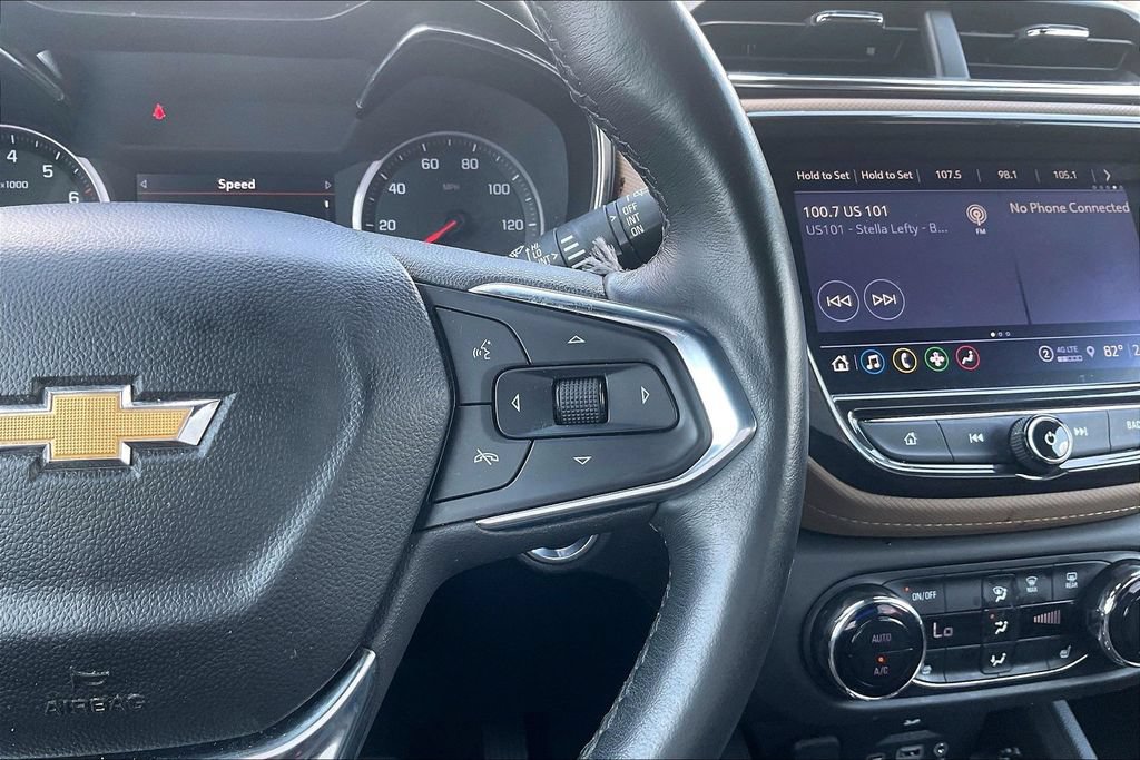 Used 2022 Chevrolet TrailBlazer ACTIV w/ Technology Package FWD image 12