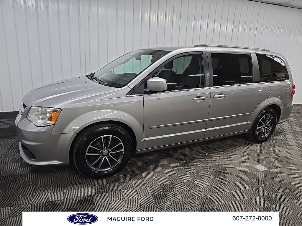 Used 2017 Dodge Grand Caravan SXT image 7