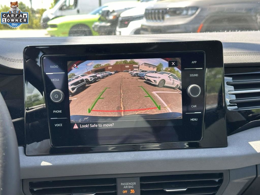 Used 2025 Volkswagen Jetta SE w/ Sunroof Package FWD image 28