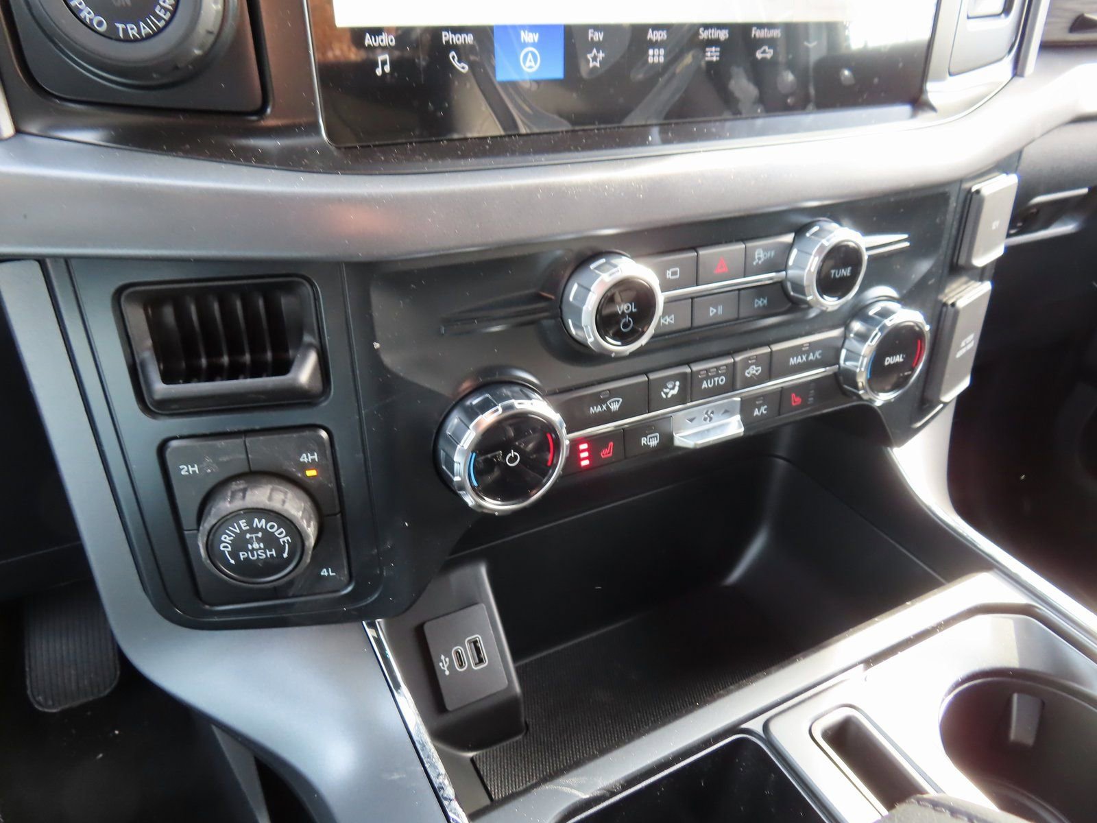 New 2026 Ford F150 XLT w/ Equipment Group 302A MID image 12