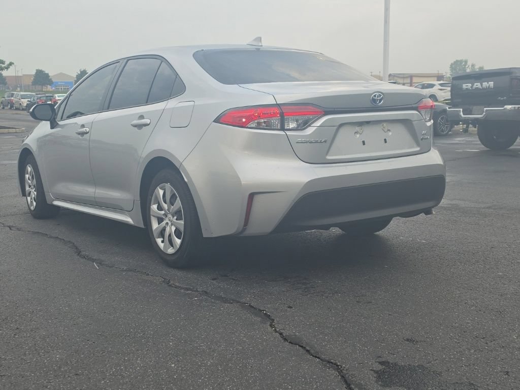 Used 2025 Toyota Corolla LE FWD image 5