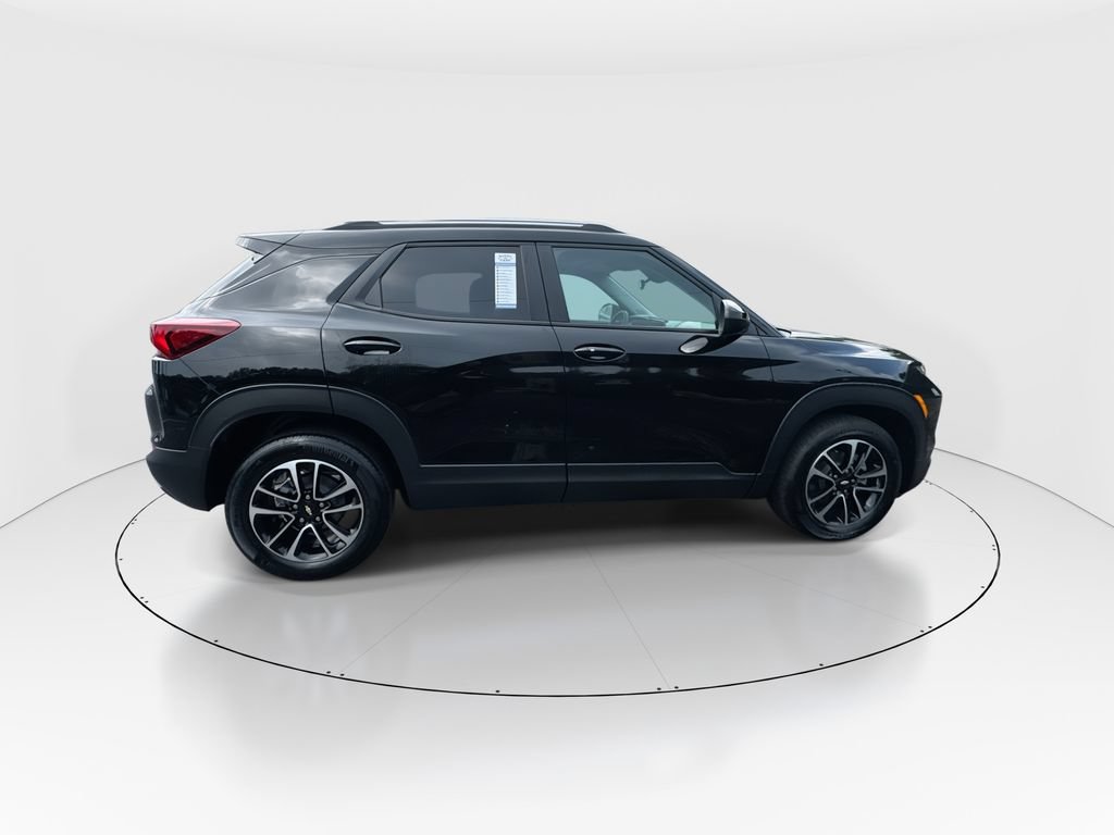 New 2026 Chevrolet TrailBlazer LT w/ LT Cold Weather Package FWD image 9