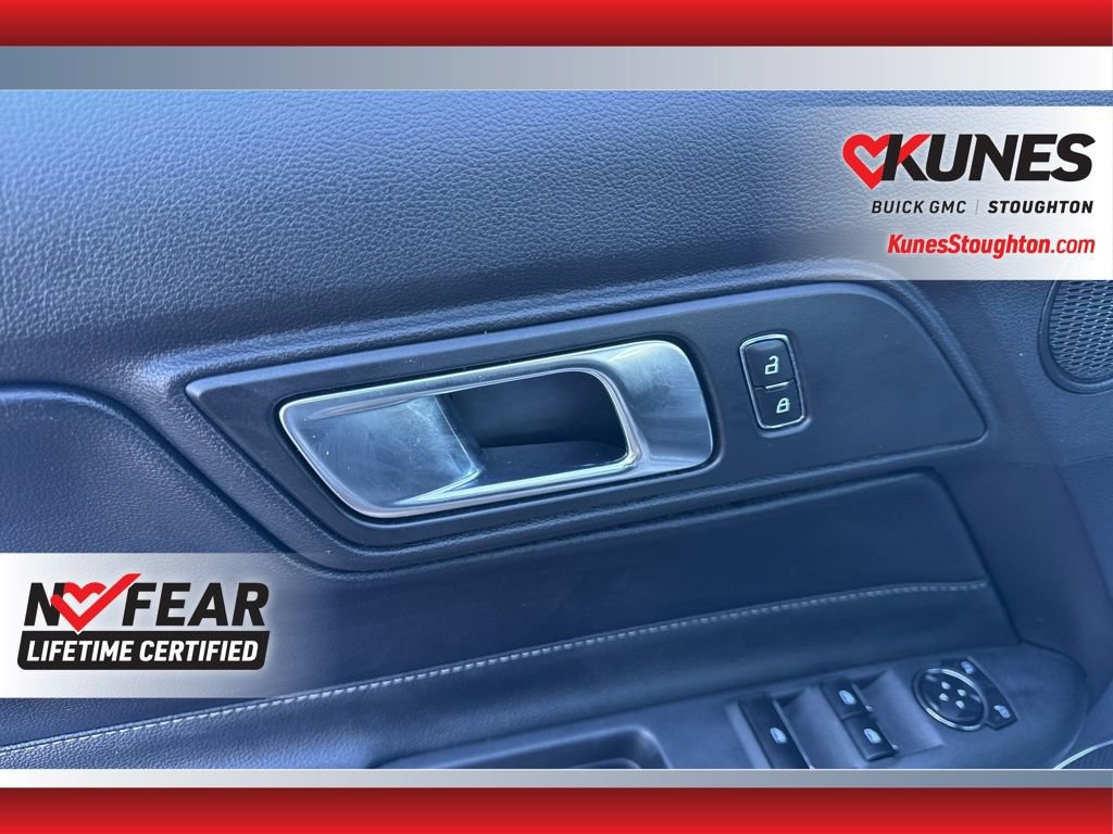 Used 2023 Ford Mustang Convertible image 23