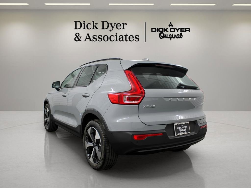 New 2026 Volvo XC40 B5 Plus w/ Protection Package Premier AWD/4WD image 4