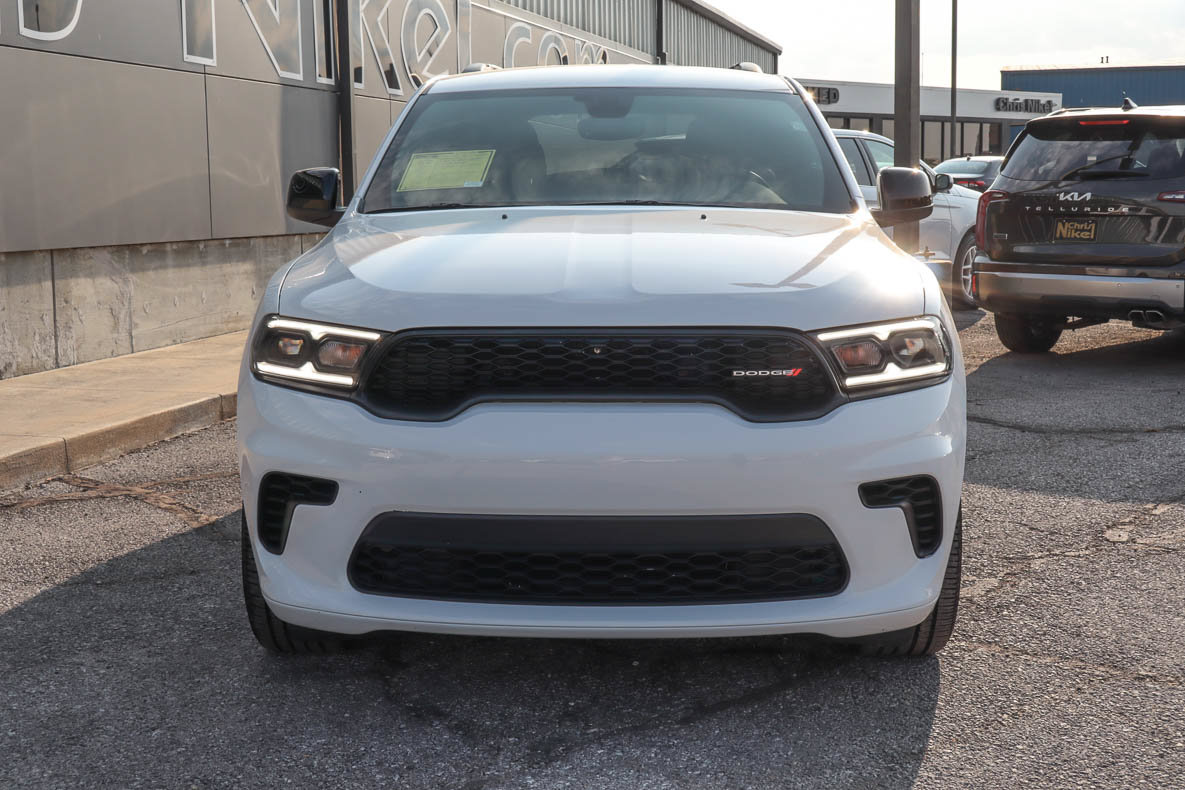 Used 2025 Dodge Durango GT w/ Blacktop Package RWD image 2