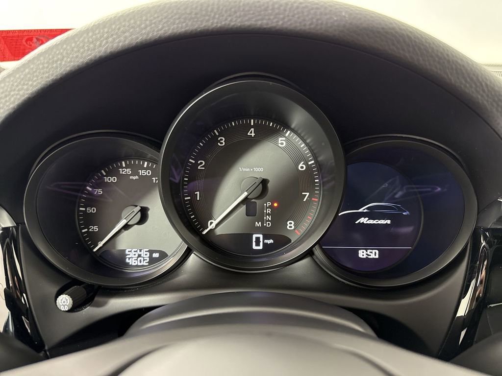 Certified 2025 Porsche Macan image 37