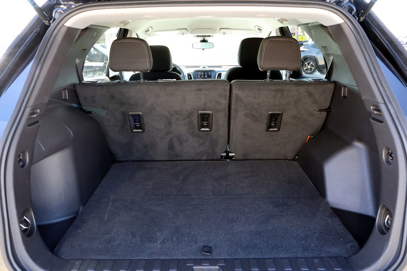 Used 2024 Chevrolet Equinox LS w/ LS Convenience Package FWD image 10