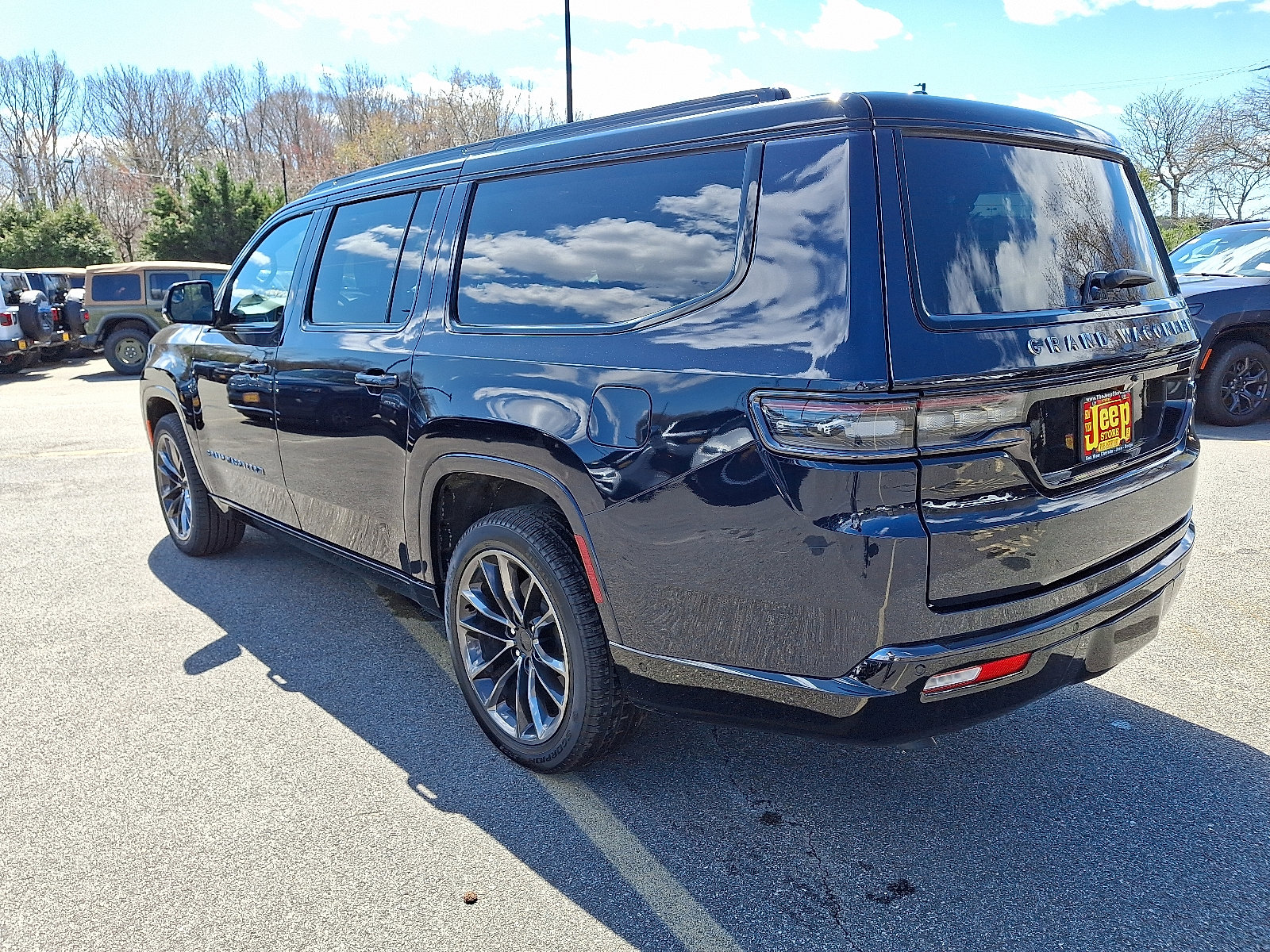 Certified 2025 Jeep Grand Wagoneer L Series II Obsidian w/ Quick Order Packagew 28T image 4