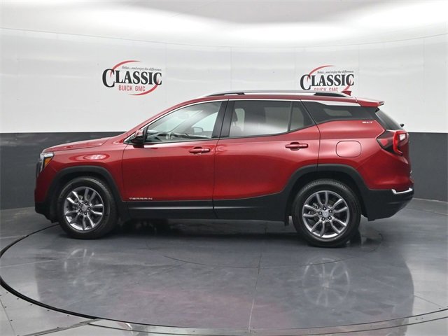 Used 2023 GMC Terrain SLT w/ Infotainment Package II image 2