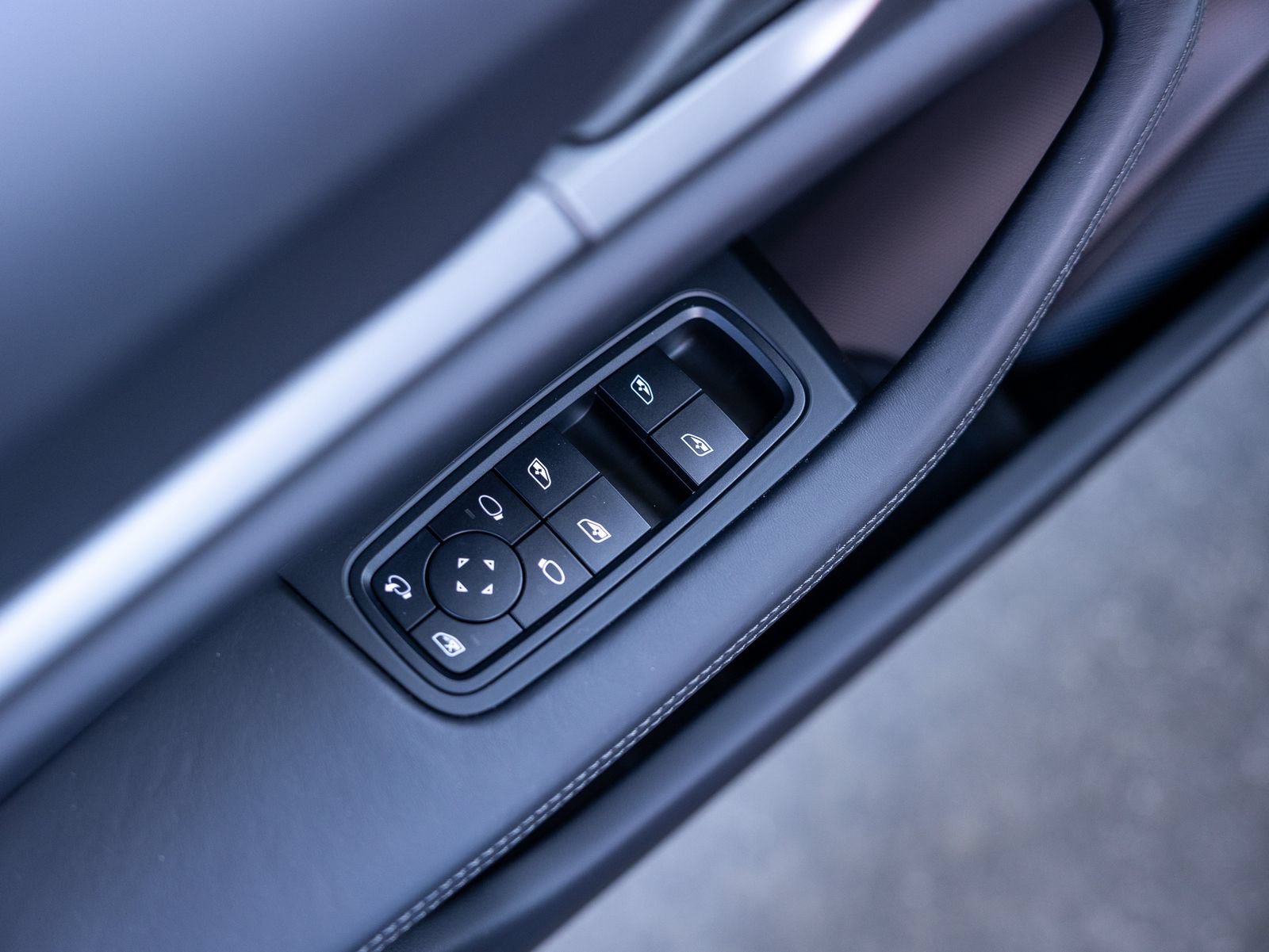 New 2026 Porsche Taycan AWD/4WD image 40