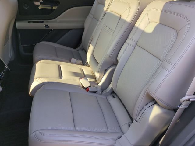 Used 2024 Lincoln Aviator Reserve w/ Equipment Group 201A RWD image 30