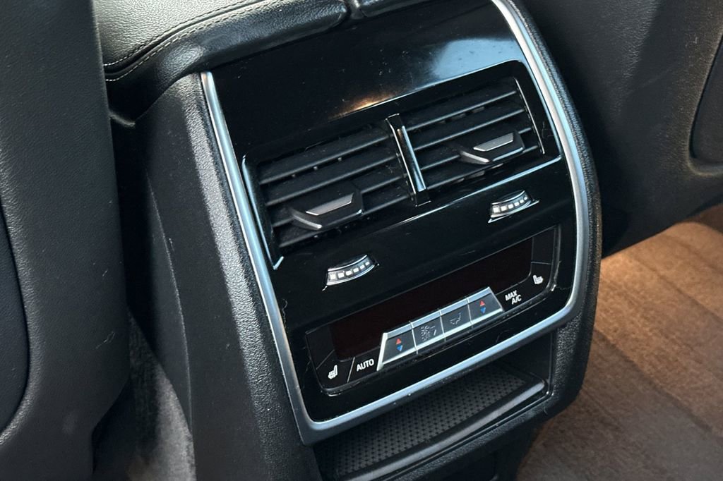 Used 2021 BMW X5 xDrive40i w/ M Sport Package image 13