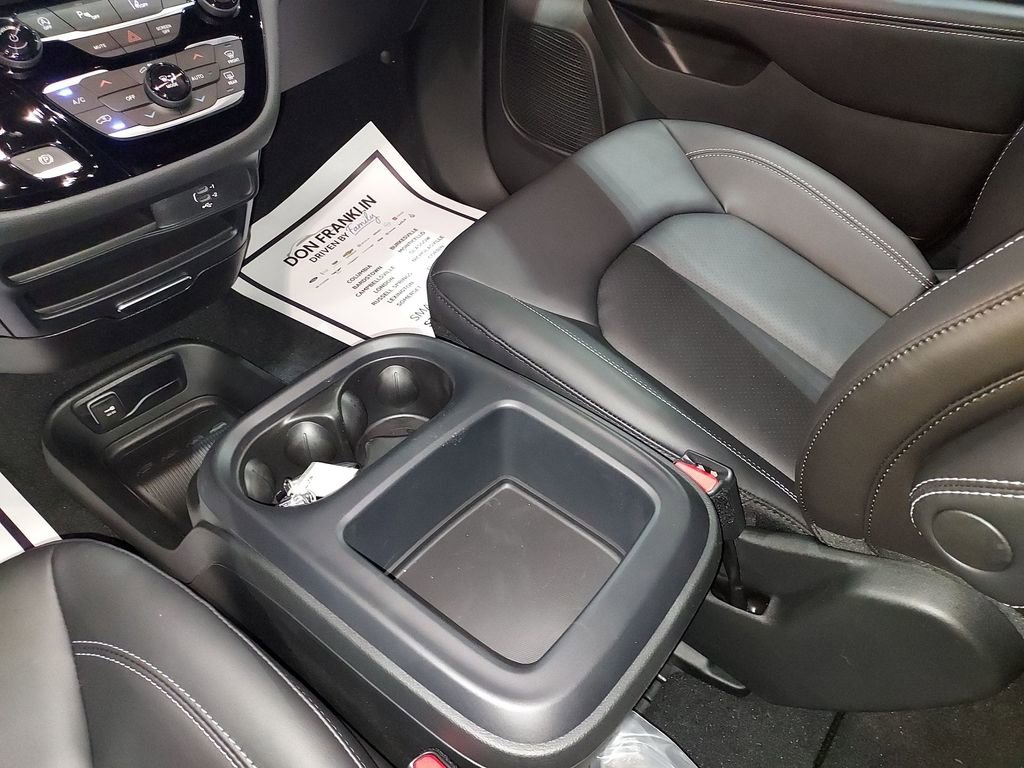 New 2026 Chrysler Pacifica Select image 26