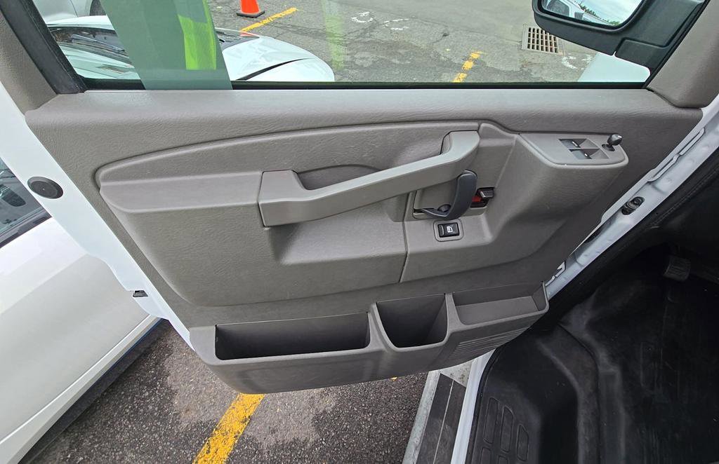 Used 2024 GMC Savana 2500 w/ Driver Convenience Package RWD image 10