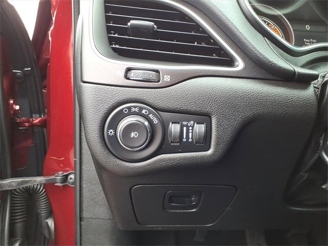 Used 2019 Jeep Cherokee Trailhawk w/ Cold Weather Group image 15