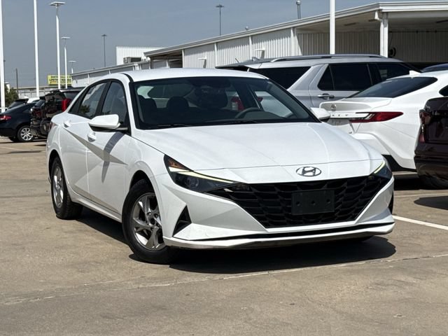 Used 2021 Hyundai Elantra SE FWD image 2