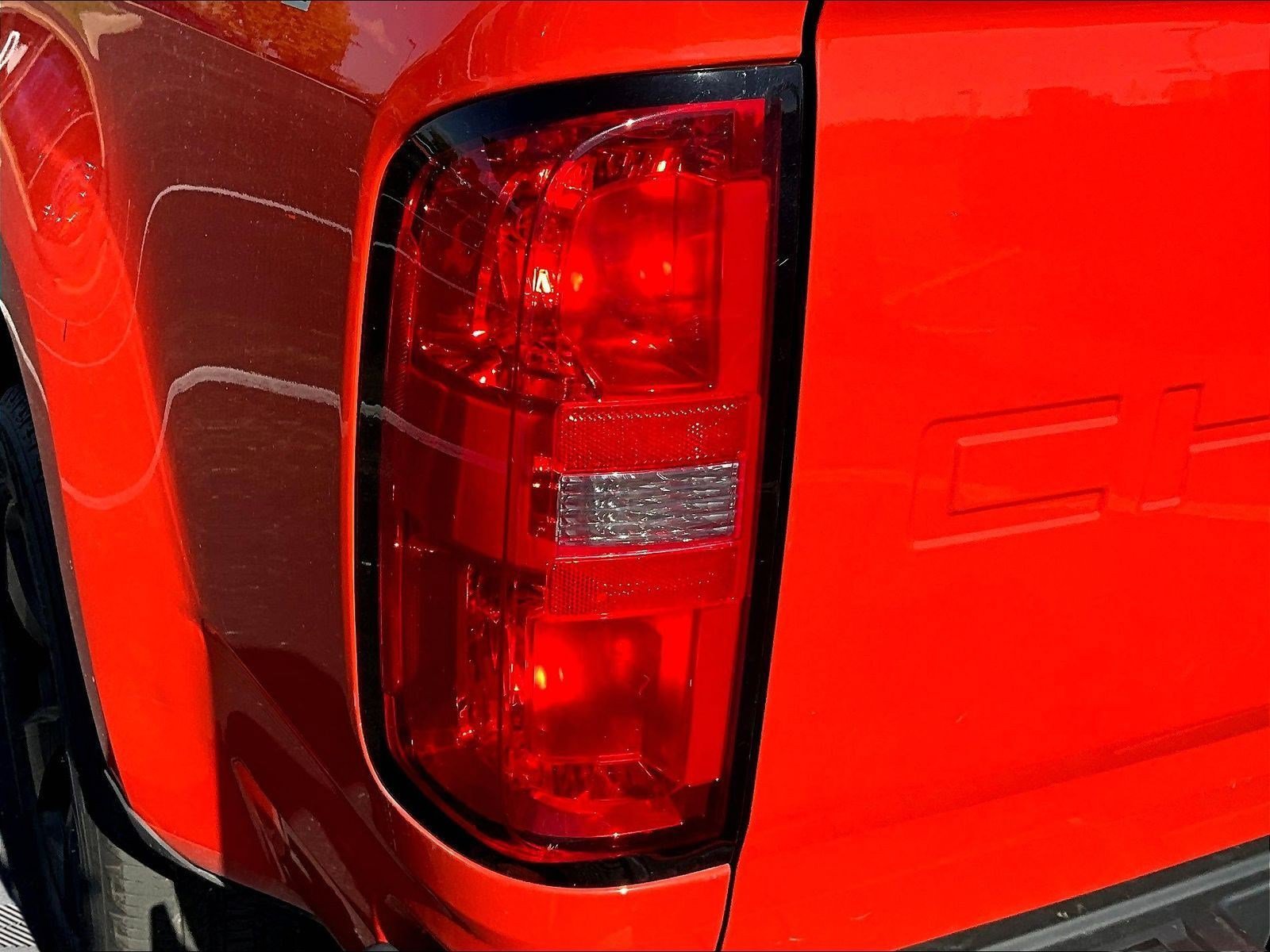 Used 2021 Chevrolet Colorado LT w/ Luxury Package AWD/4WD image 23