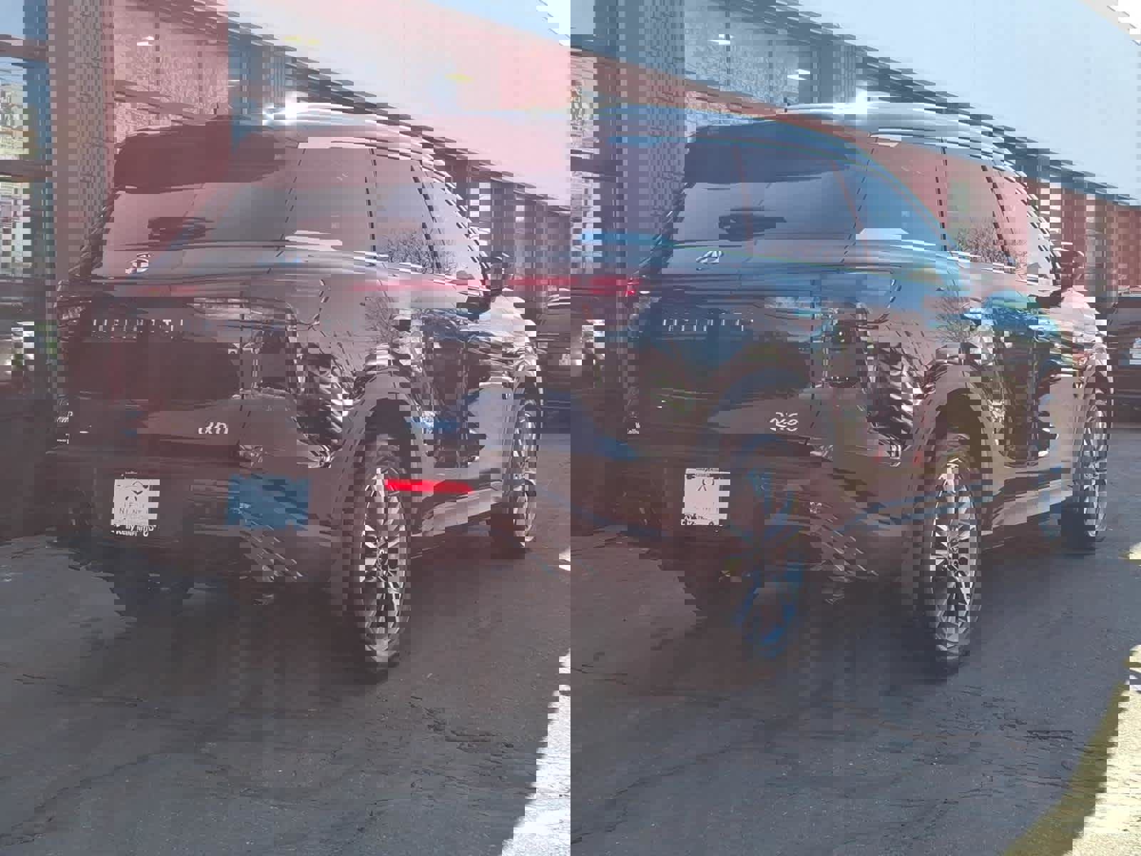 Certified 2025 INFINITI QX60 Luxe image 4