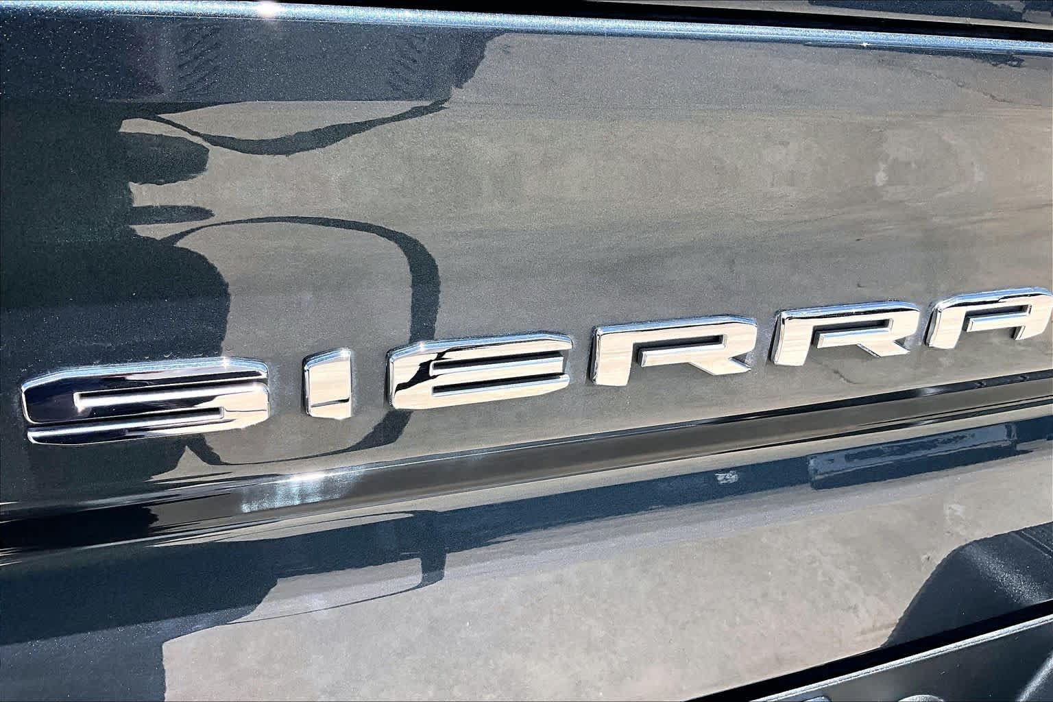Used 2019 GMC Sierra 1500 SLT AWD/4WD image 31
