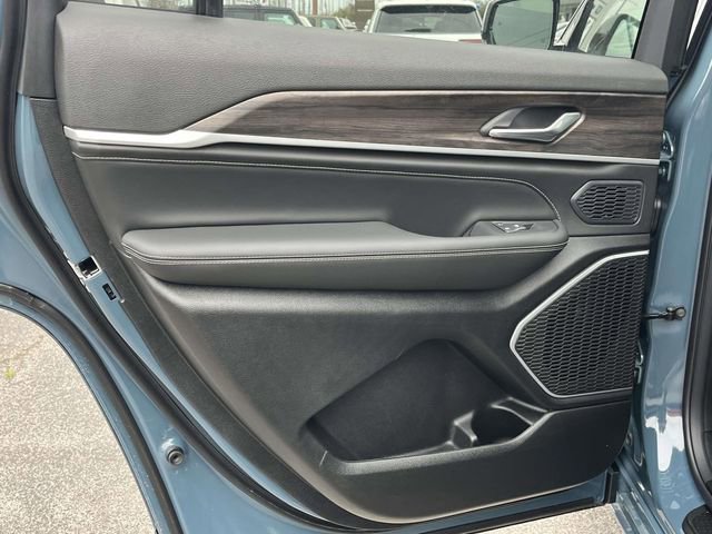 New 2026 Jeep Grand Cherokee L Limited image 16