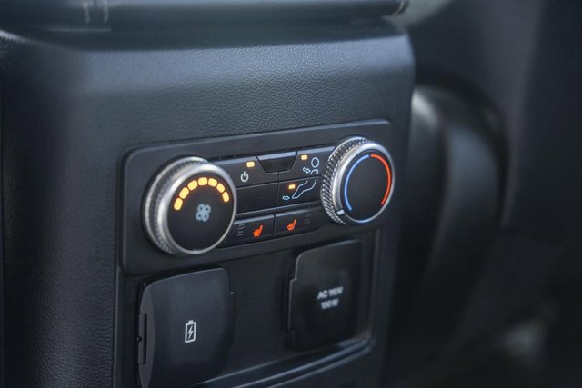 Used 2020 Ford Explorer Limited image 39